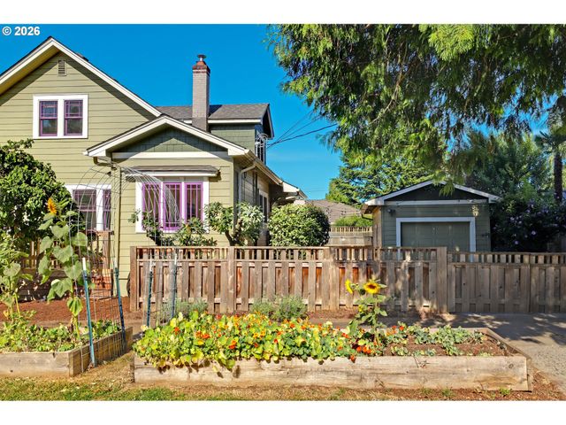 6235 Ne DAVIS St, Portland, OR 97213