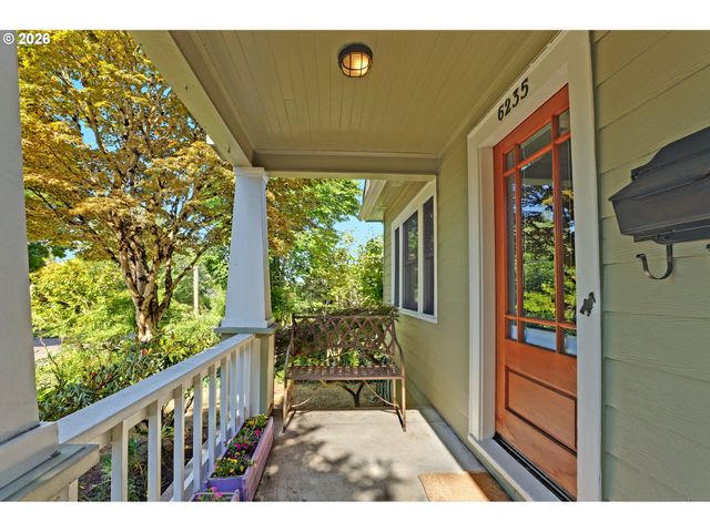 6235 Ne DAVIS St, Portland, OR 97213