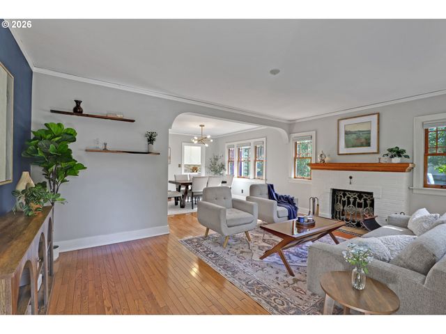 6235 Ne DAVIS St, Portland, OR 97213