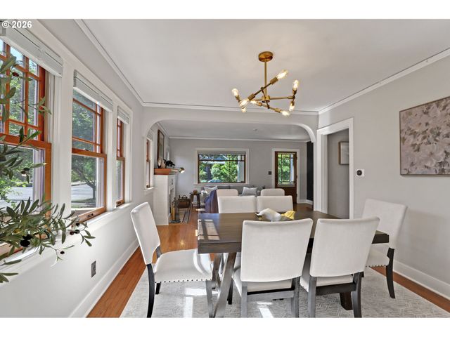 6235 Ne DAVIS St, Portland, OR 97213