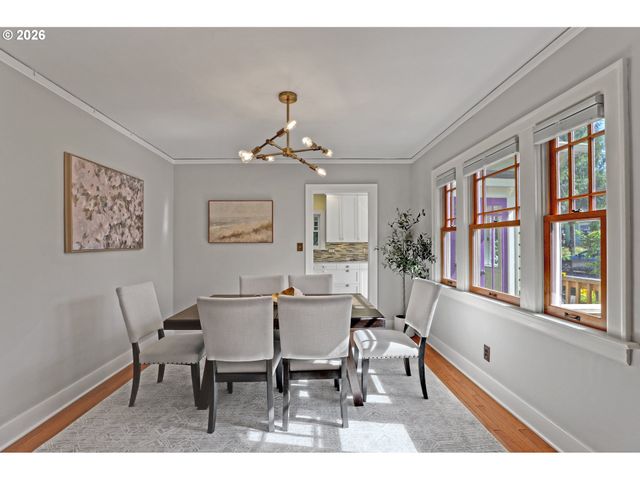 6235 Ne DAVIS St, Portland, OR 97213