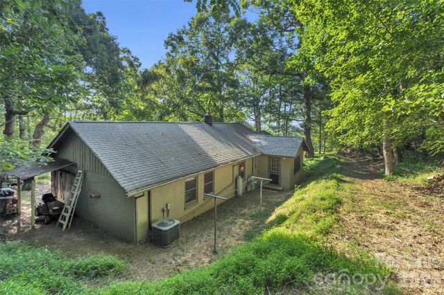 3605 Skyuka Mountain Road, Columbus, NC 28722