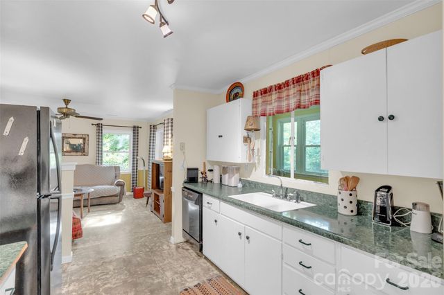 3605 Skyuka Mountain Road, Columbus, NC 28722