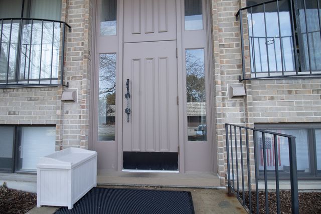 1706 Northfield Square D, Northfield, IL 60093