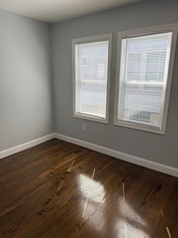 60-62 Wellsmere Road 3, Boston, MA 02131