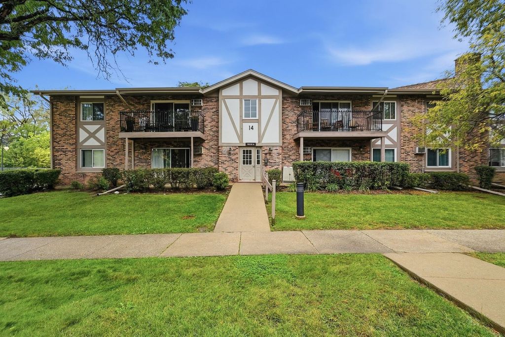 9S110 Lake Drive 104, Willowbrook, IL 60527 — exterior