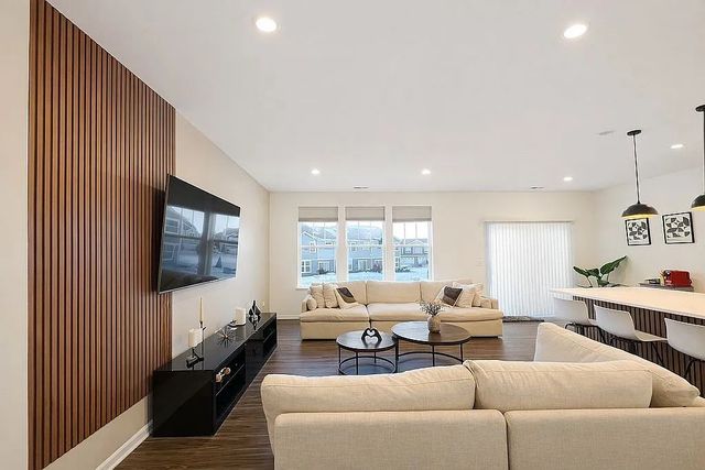 10193 McMahon Way, Huntley, IL 60142