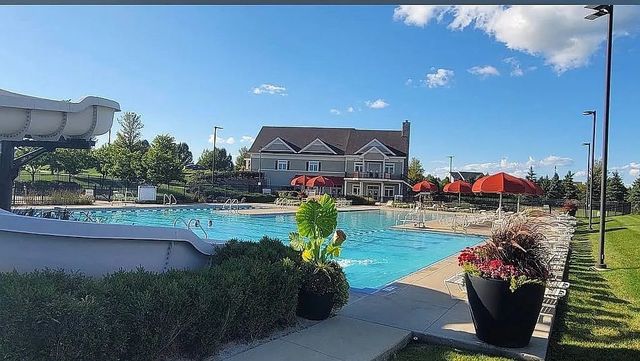 10193 McMahon Way, Huntley, IL 60142