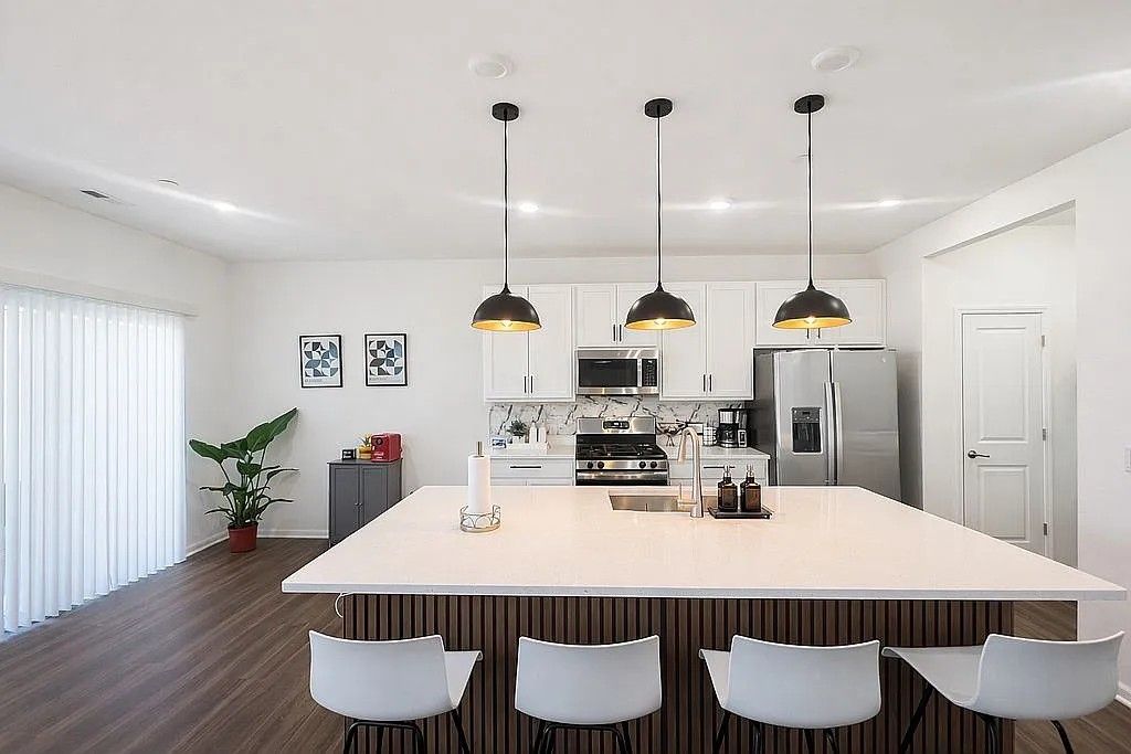 10193 McMahon Way, Huntley, IL 60142