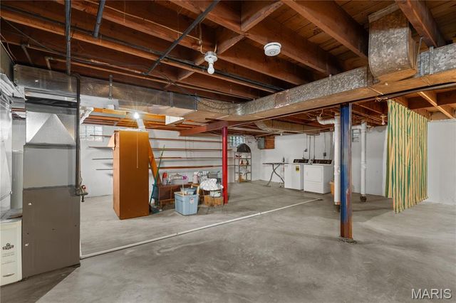 7155 Willow Tree Lane, St Louis, MO 63130