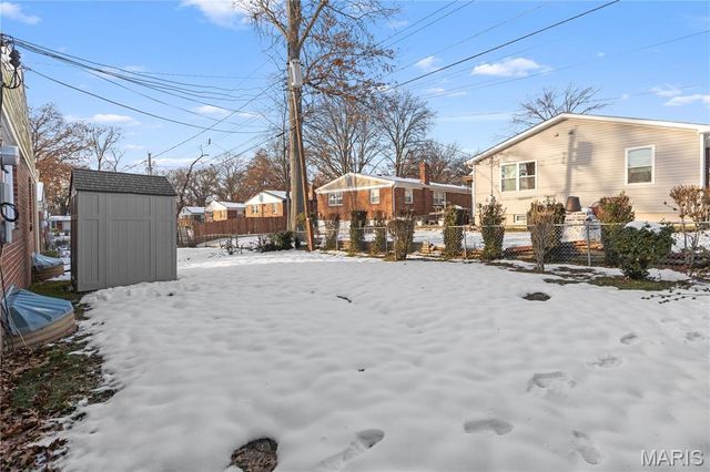 7155 Willow Tree Lane, St Louis, MO 63130