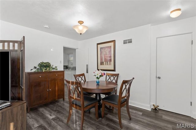 7155 Willow Tree Lane, St Louis, MO 63130