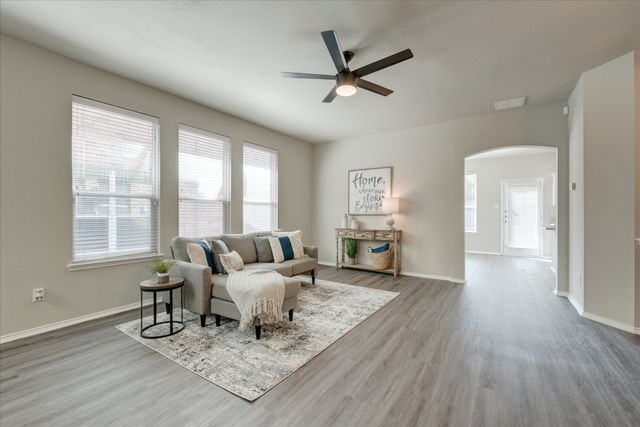 1413 Ravenwood Drive, Mansfield, TX 76063