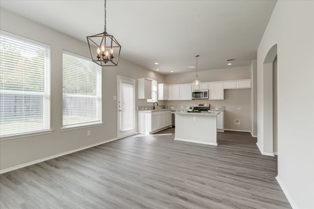 1413 Ravenwood Drive, Mansfield, TX 76063