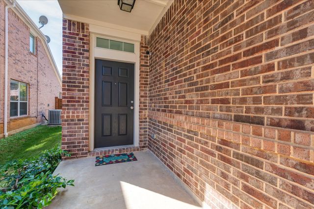 1413 Ravenwood Drive, Mansfield, TX 76063