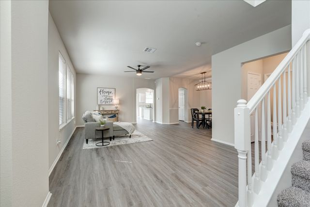 1413 Ravenwood Drive, Mansfield, TX 76063