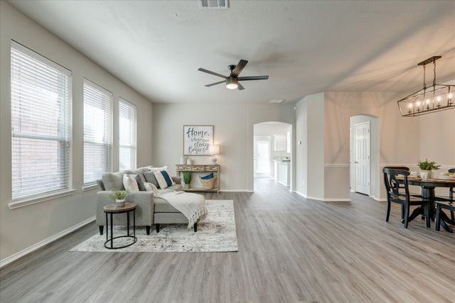 1413 Ravenwood Drive, Mansfield, TX 76063