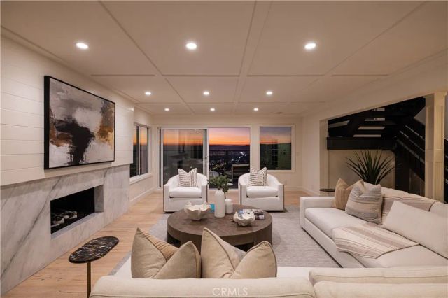 303 E Avenida Cordoba, San Clemente, CA 92672