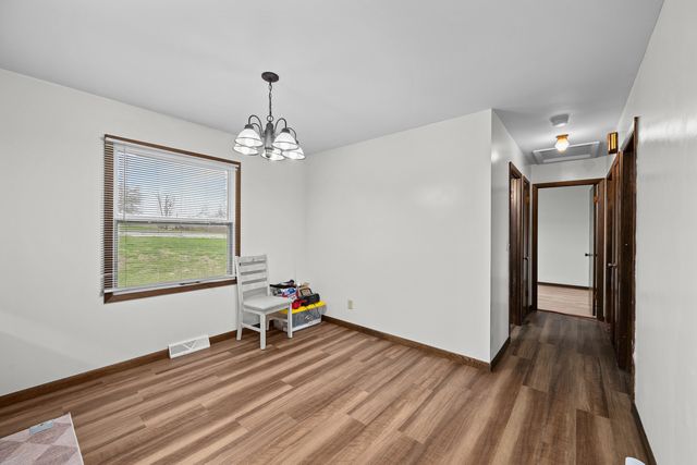 6206 Telegraph Road, Davenport, IA 52804