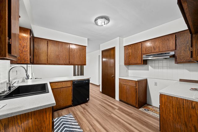 6206 Telegraph Road, Davenport, IA 52804