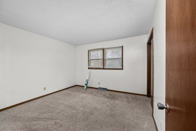 6206 Telegraph Road, Davenport, IA 52804