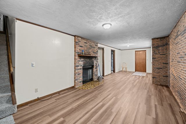 6206 Telegraph Road, Davenport, IA 52804