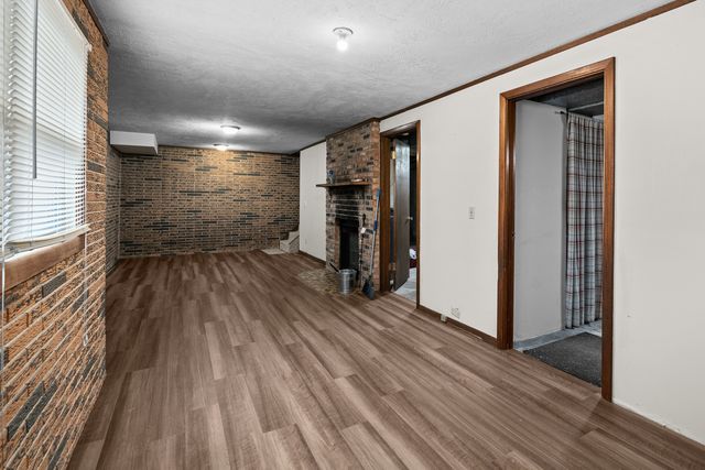 6206 Telegraph Road, Davenport, IA 52804
