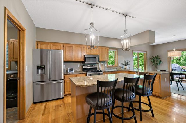 8879 Sylvan Ridge, Eden Prairie, MN 55347