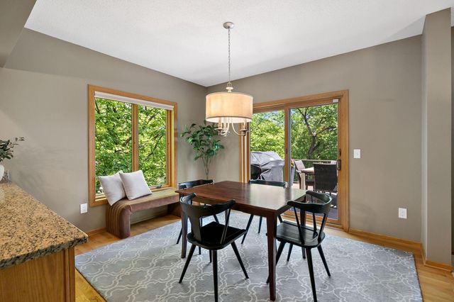 8879 Sylvan Ridge, Eden Prairie, MN 55347