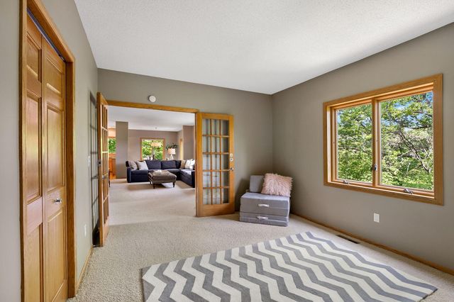8879 Sylvan Ridge, Eden Prairie, MN 55347