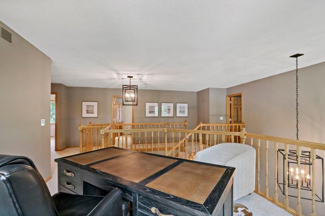 8879 Sylvan Ridge, Eden Prairie, MN 55347