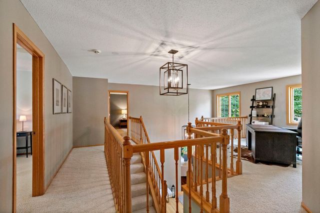 8879 Sylvan Ridge, Eden Prairie, MN 55347