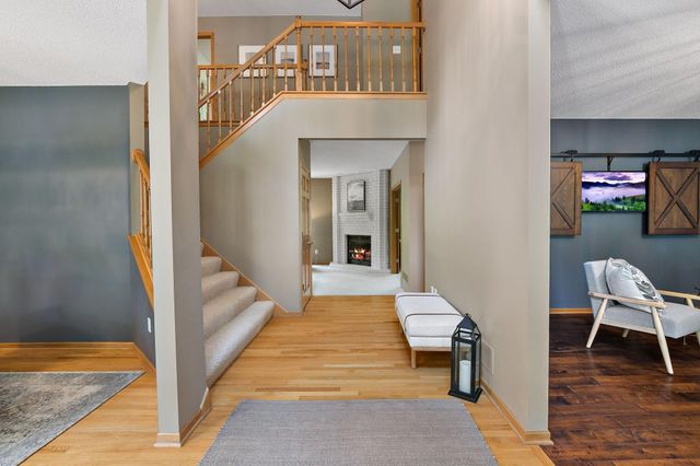 8879 Sylvan Ridge, Eden Prairie, MN 55347