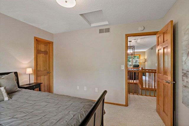 8879 Sylvan Ridge, Eden Prairie, MN 55347