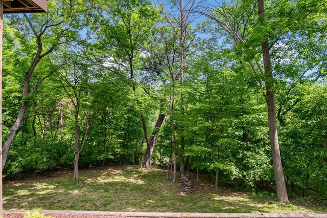 8879 Sylvan Ridge, Eden Prairie, MN 55347