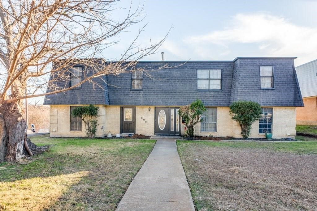 8001 Carrick Street B, Benbrook, TX 76116