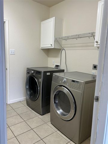 5218 Meadow Canyon Drive, Sugar Land, TX 77479