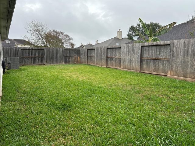 5218 Meadow Canyon Drive, Sugar Land, TX 77479