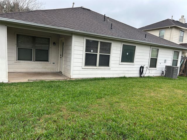 5218 Meadow Canyon Drive, Sugar Land, TX 77479