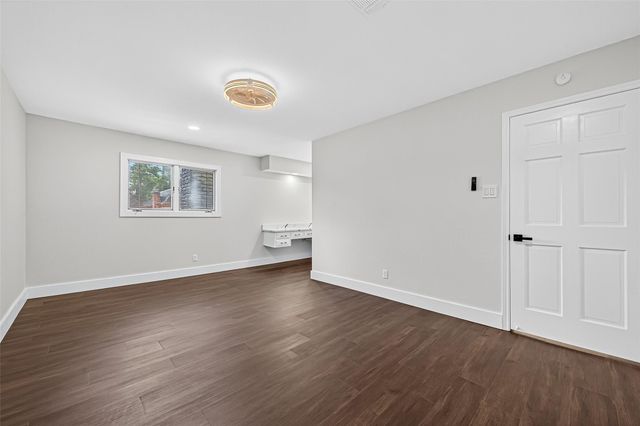 5607 Pebble Springs Drive, Houston, TX 77066