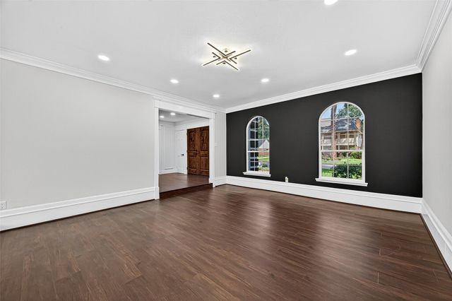 5607 Pebble Springs Drive, Houston, TX 77066