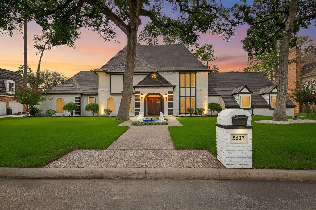5607 Pebble Springs Drive, Houston, TX 77066