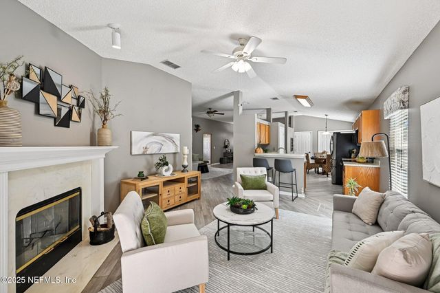 1806 DARTMOUTH Drive, Middleburg, FL 32068