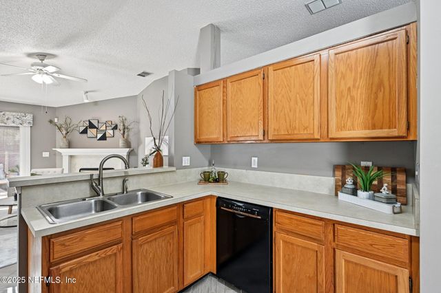 1806 DARTMOUTH Drive, Middleburg, FL 32068