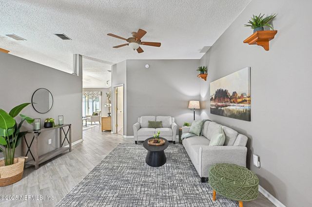 1806 DARTMOUTH Drive, Middleburg, FL 32068