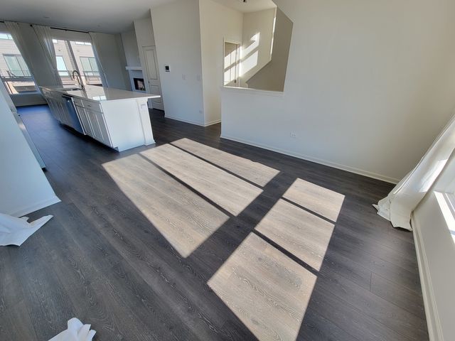 1270 Lakepointe Drive, Schaumburg, IL 60173