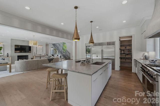 1919 Shoreham Drive, Charlotte, NC 28211