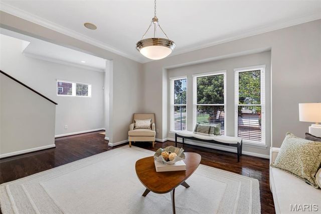 2130 Franz Park Lane, St Louis, MO 63139