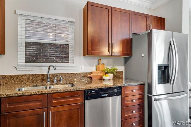 2130 Franz Park Lane, St Louis, MO 63139
