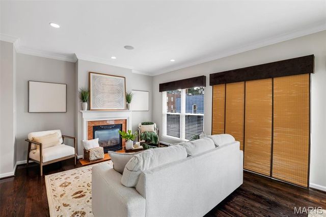 2130 Franz Park Lane, St Louis, MO 63139